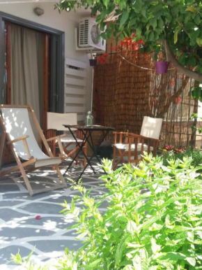 poros apartment in garden